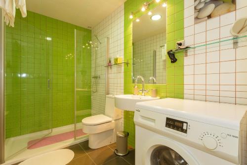 Kúpeľňa v ubytovaní Apartamento La PALMA free parking by Cadiz4Rentals