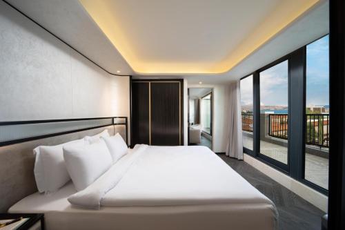 King Suite with Balcony