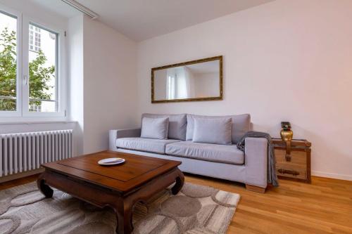 Gemini Zurich Apartment 1A - Downtown 2BR Deluxe Apt