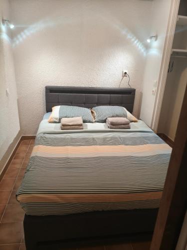 Llit o llits en una habitació de Chez Caro