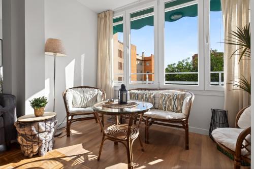 New apartment in the city center 3beds, 2baths & parking
