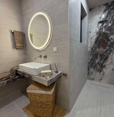 Maison De Luxx A12 Central Luxury Apartment
