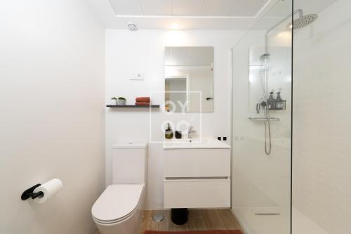 Beachfront Bliss apt, with heated pool, by OYOOSTAYS