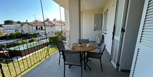 Apartment with Pool e Private Garage - Casa Holyvia Orange