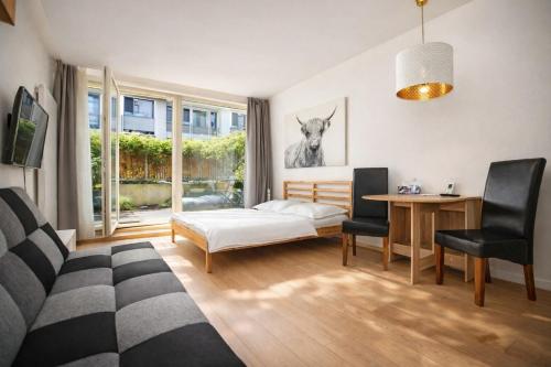 Quiet Stay and Parking