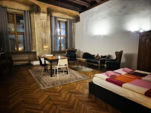 Main Square 18 King Apartament