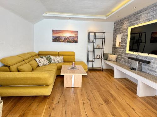Feel Free 95 Apartment by AA Holiday Homes