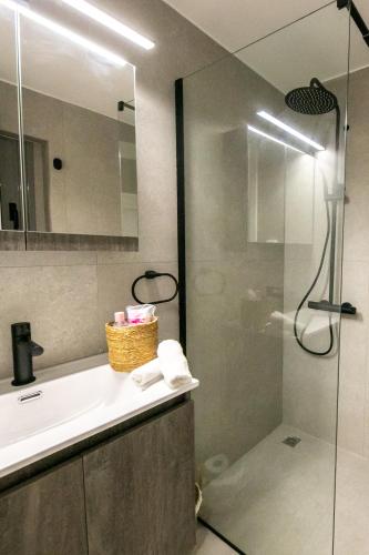 Comfy 2BR Flat in Central Athens