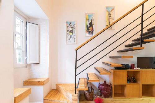 Your Home in Mouraria Castle and Music
