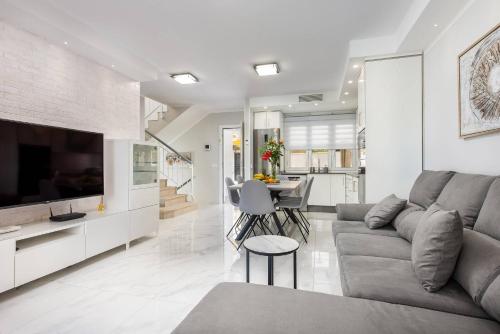 Modern 4 bedroom villa in Costa Adeje
