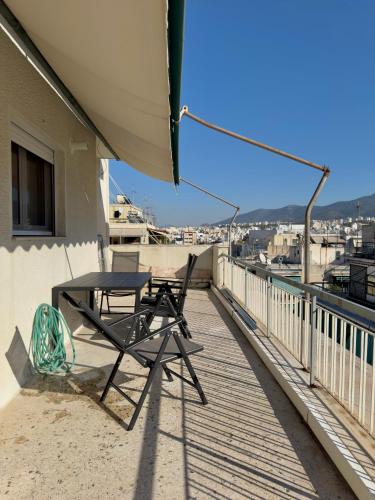Newly Renovated 1BR Apartment and Balcony in Lush Pangrati