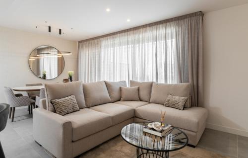Stunning Contemporary 3-Bedroom Corner Apartment in the Idyllic Oasis 325, Estepona