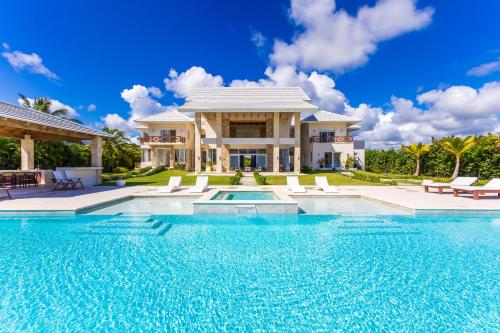 Premium Oceanfront Villa in Cap Cana - 6 Bedrooms, Pool, Private Cook, Golf Cart