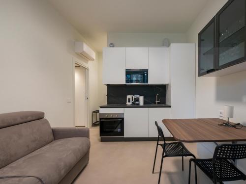 I-Host - Modern 1BR with Balcony near Sempione