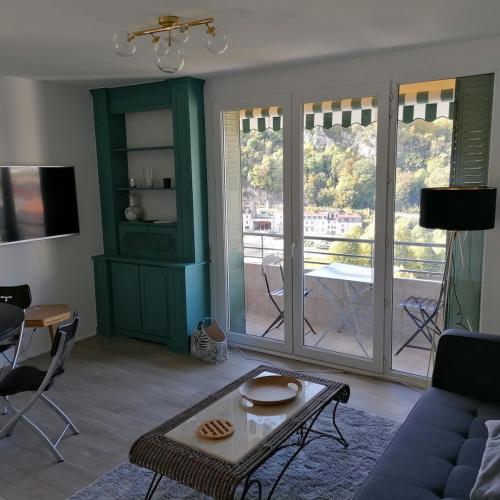 Appartement refait à neuf avec vue magnifique sur la citadelle et la vieille ville