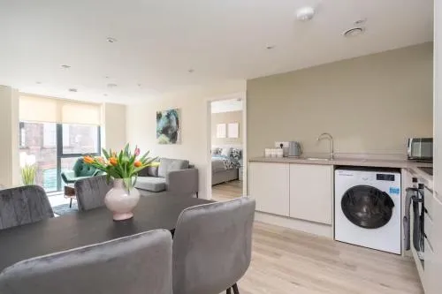 Richmond Row Apartments - Free On-Site Parking, WiFi & EV photo 45