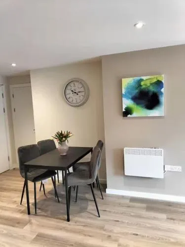 Richmond Row Apartments - Free On-Site Parking, WiFi & EV photo 52
