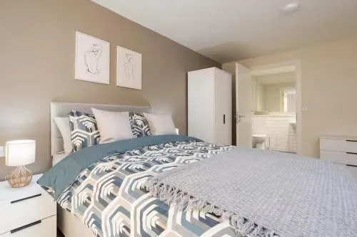 Richmond Row Apartments - Free On-Site Parking, WiFi & EV photo 41