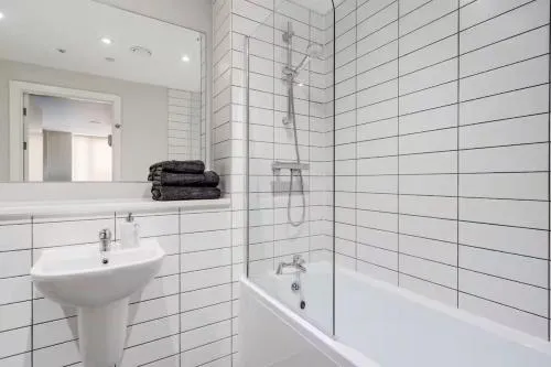Richmond Row Apartments - Free On-Site Parking, WiFi & EV photo 59