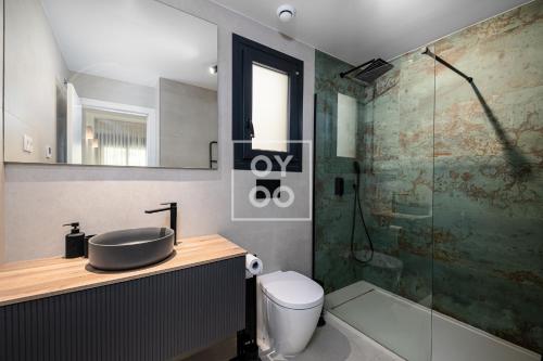 Amalia Garden Groundfloor Retreat, heated pool, near beach and sea, By OYOOSTAYS