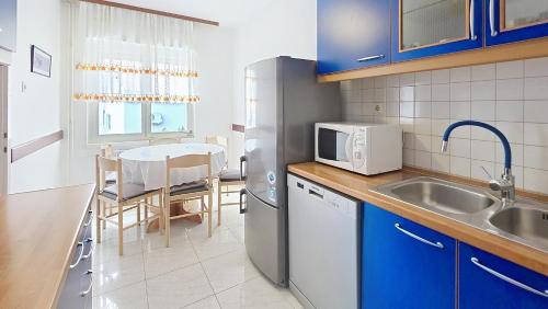 Apartment Zic Vesna - 350 m from the Beach