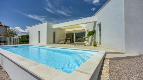 Villa Menta 4 by Villas Guide