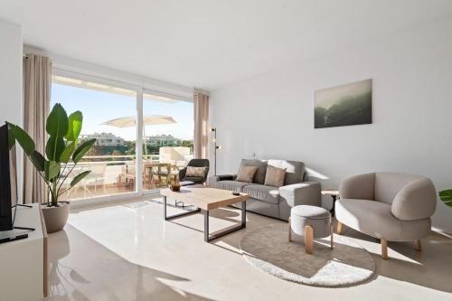 Stylish 2-Bedroom Apartment in Alcazaba Lagoon RDR529