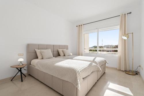 Stylish 2-Bedroom Apartment in Alcazaba Lagoon RDR529