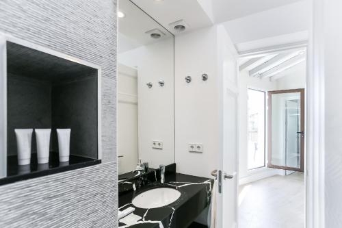 Mateos Gago 13 by Home at Homes