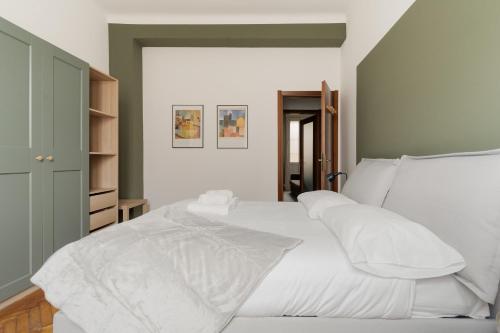GuestHost - Morazzone Bright and Cozy Design Flat