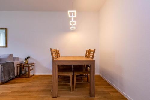 Gemini Zurich Apartment 1A - Downtown 2BR Deluxe Apt