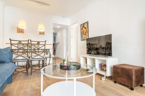 Stylish Retreat by Malaga Beach REMS