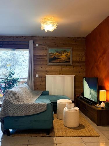 Le Petit Roc Cozy Basecamp in Roc dEnfer