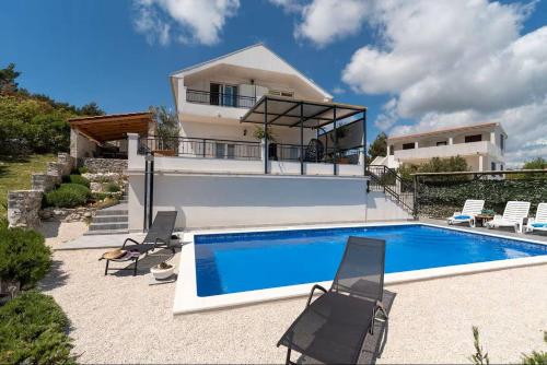 Scenic Sea View,Three Bedroom Villa with Pool
