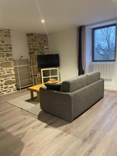 Studio centre dinan Rue calme