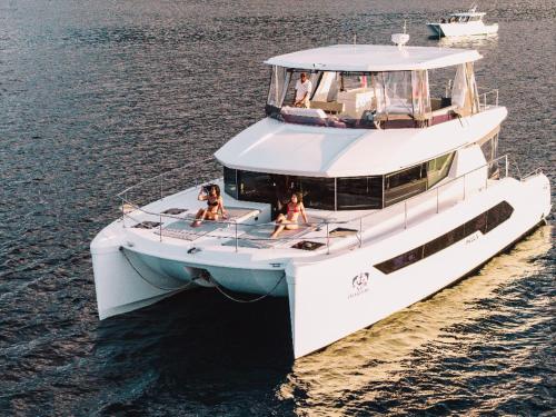 Akula Catamaran - N4 Charters Seychelles