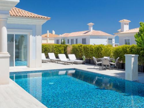 Stunning home with nice pool close to the beach