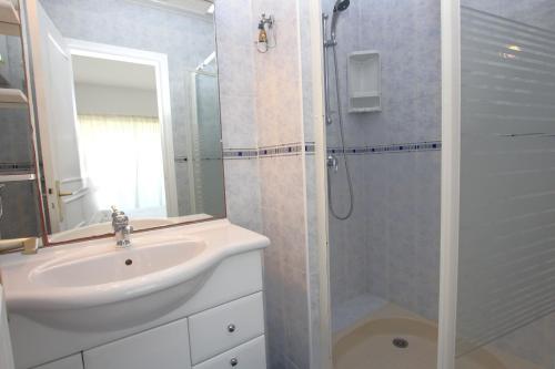 Cannes Palm Beach - Beachfront apartment photo 9