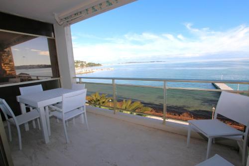 Cannes Palm Beach - Beachfront apartment photo 18