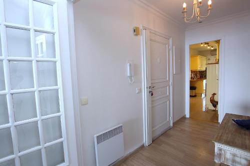 Cannes Palm Beach - Beachfront apartment photo 17