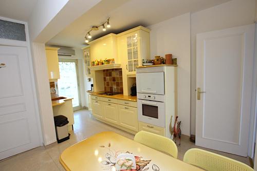 Cannes Palm Beach - Beachfront apartment photo 5
