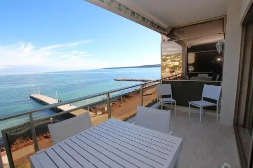 Cannes Palm Beach - Beachfront apartment photo 1