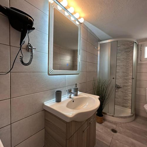 Ε&F Deluxe Apartment