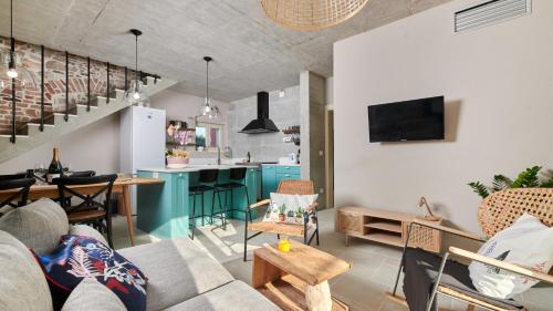Villa Mediterranea with pool and grill in Umag