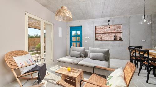 Villa Mediterranea with pool and grill in Umag