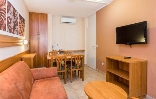 Beautiful Apartment In Umag