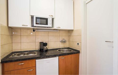 Beautiful Apartment In Umag