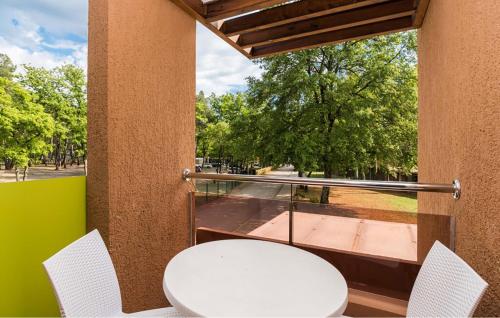 Stunning Apartment In Umag
