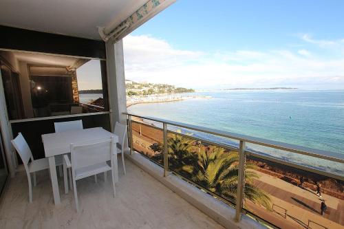 Cannes Palm Beach - Beachfront apartment photo 19