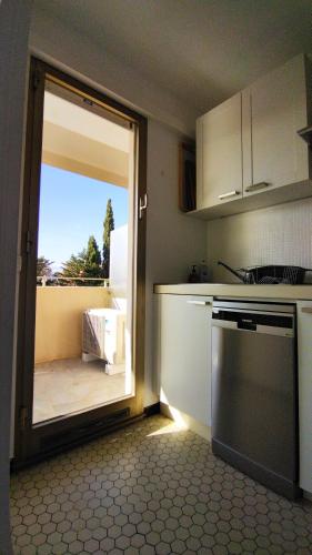 Studio moderne au calme proche vieil Antibes et mer
